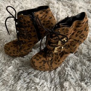 Cheetah Print Woman’s Size 9